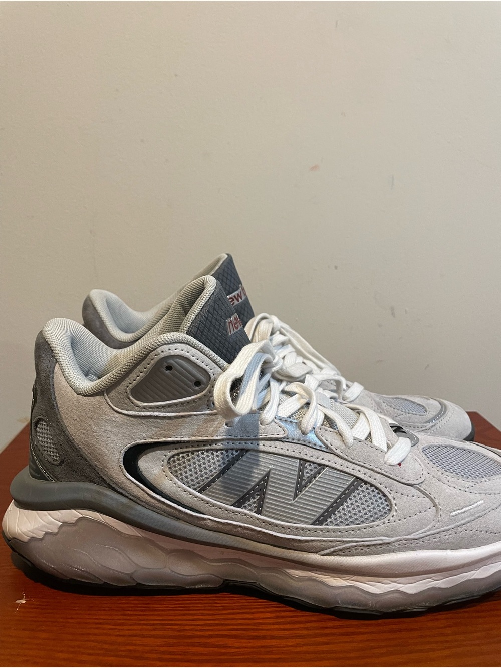 New Balance Men's Sneakers in Light Gray and White - no box